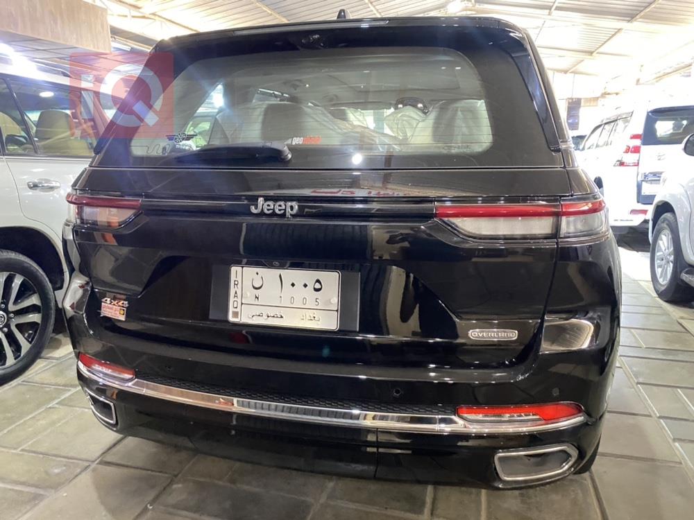جیپ گراند شیرۆکی